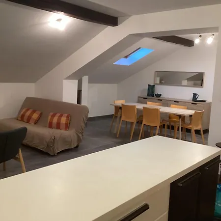 3 Chambres, 3 Lits Doubles Apartment Roanne